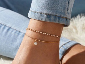 Delicate Gold Anklet with Solitaire Crystal Pendant