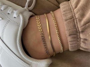 Solemn Splendor: The Minimalist Anklet for Effortless Elegance