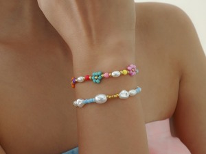 Colorful Beaded Flower and Freshwater Pearl Bracelet