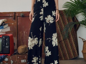 Floral Print High-Waisted Wide-Leg Palazzo Pants in Navy Blue
